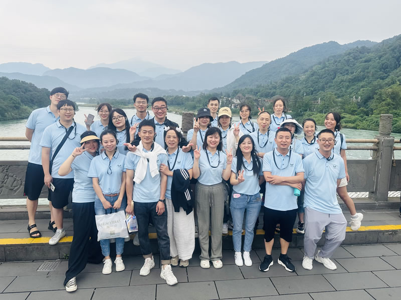 綿陽市先鋒醫(yī)療器械有限公司團(tuán)建之旅：共赴都江堰，凝聚先鋒之魂3.jpg