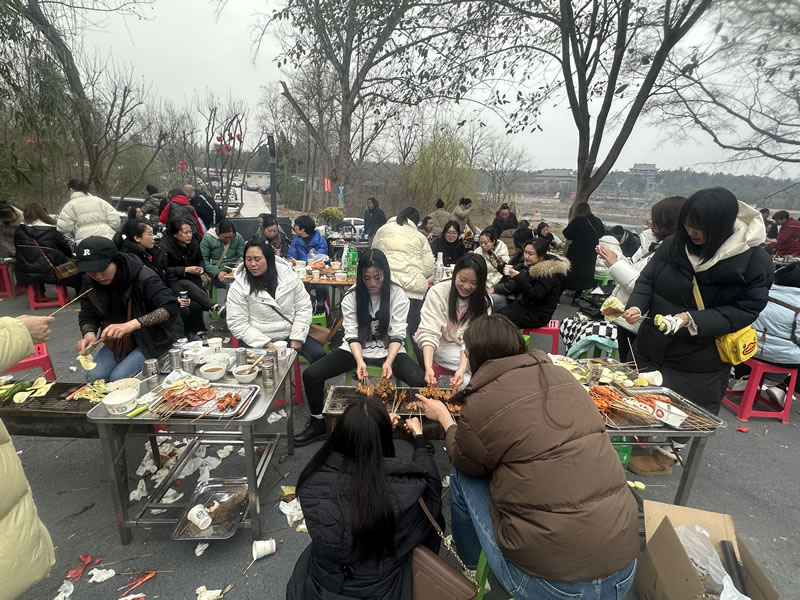 綿陽市先鋒醫(yī)療器械有限公司—— 慶祝“3.8婦女節(jié)”，共赴燒烤盛宴，致敬巾幗風采1.jpg